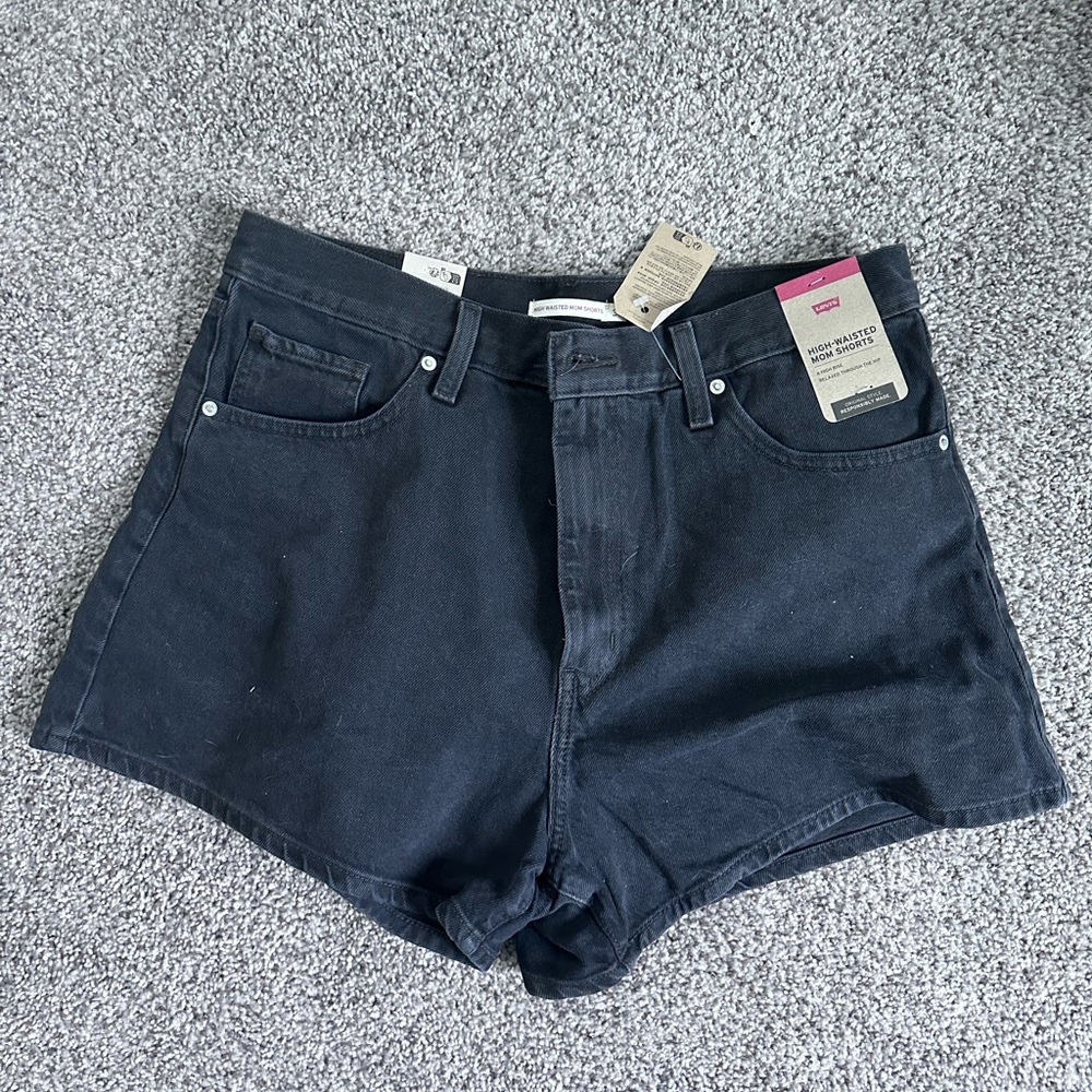 Levi Women’s mom shorts